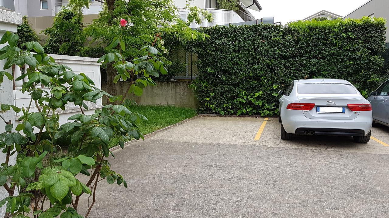 Appartamento Magnolia Lignano Sabbiadoro Exterior photo