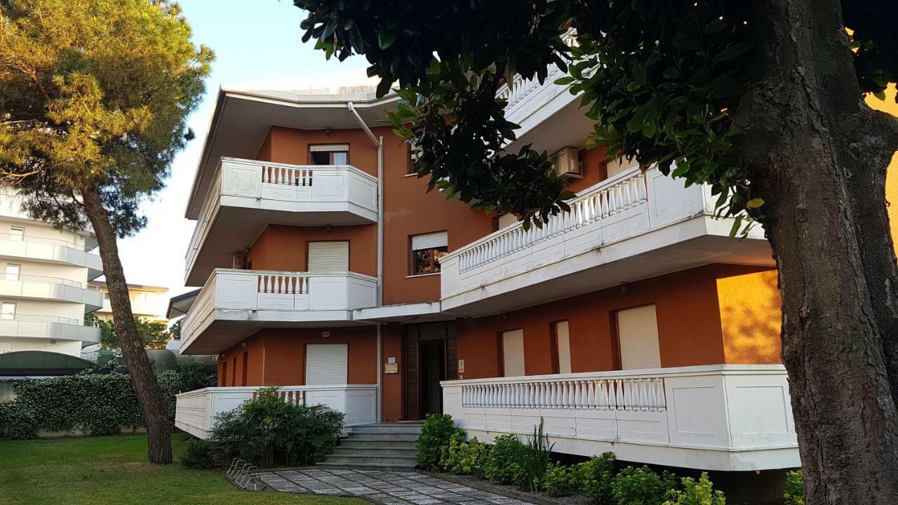 Appartamento Magnolia Lignano Sabbiadoro Exterior photo